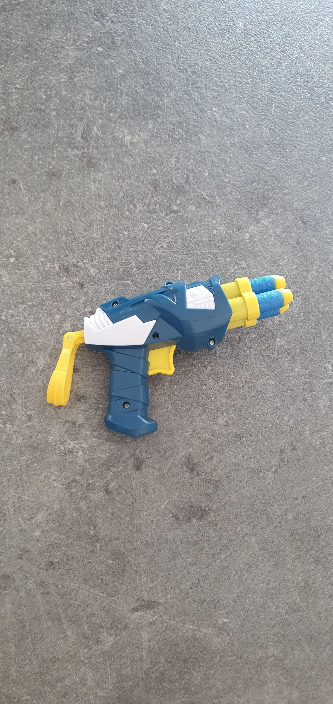 Jouet : pistolet et projectiles en plastique 